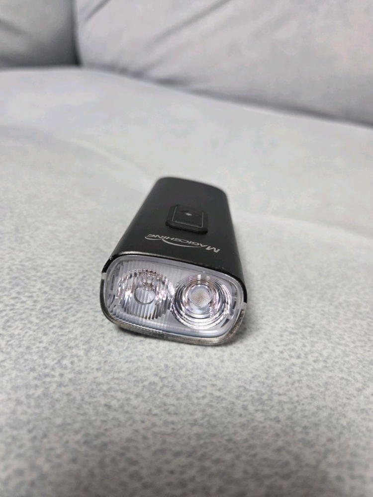 매직샤인 RAY 레이 2600 자전거 전조등 이미지