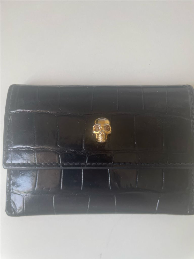 스컬 로고 카드지갑 이미지