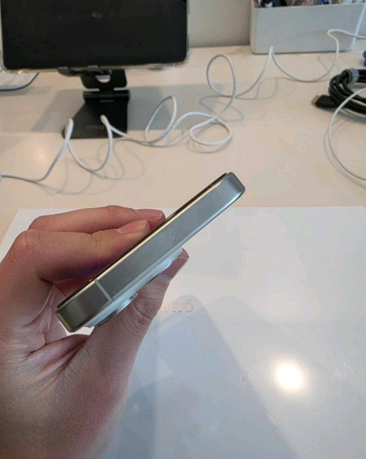 아이폰 15 프로 256GB 화이트 판매합니다 이미지