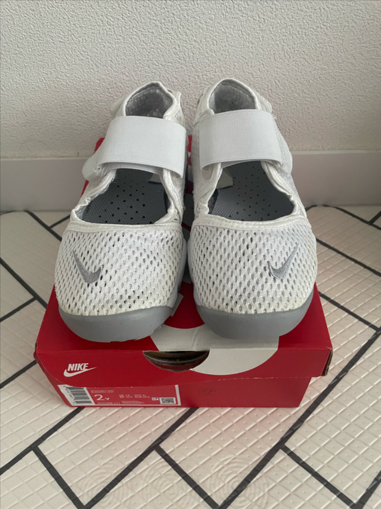 나이키키즈 에어리프트 210 이미지