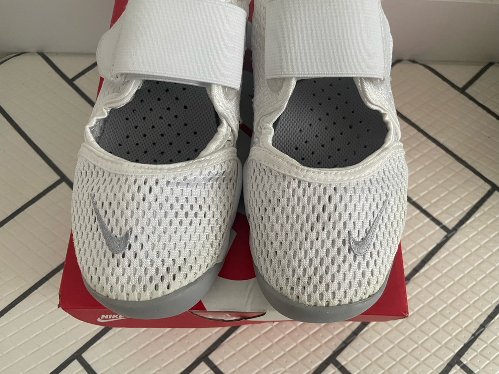 나이키키즈 에어리프트 210 이미지