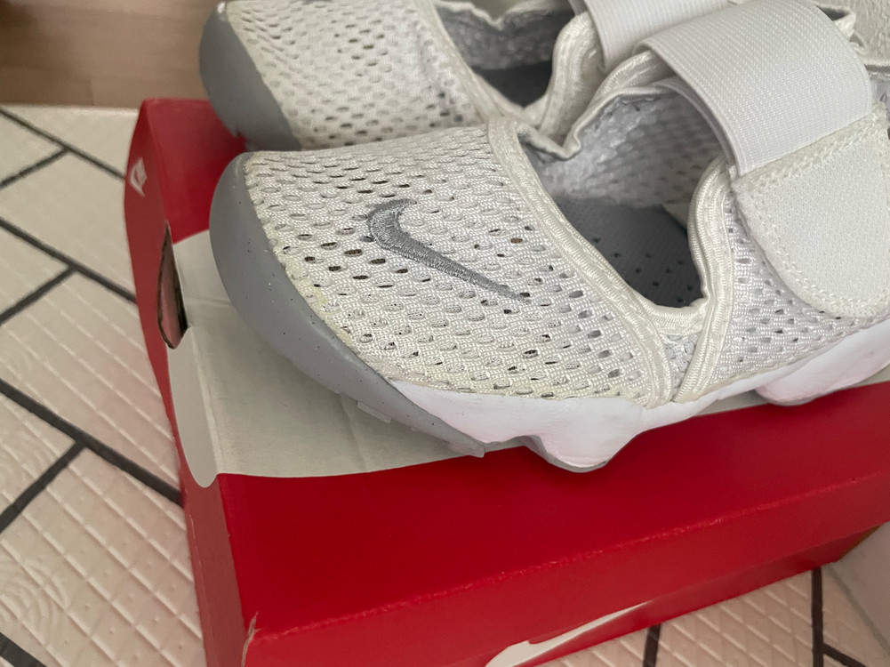 나이키키즈 에어리프트 210 이미지