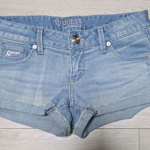 게스 데님 숏팬츠 이미지