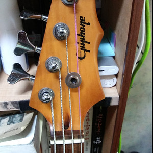 베이스기타 이미지