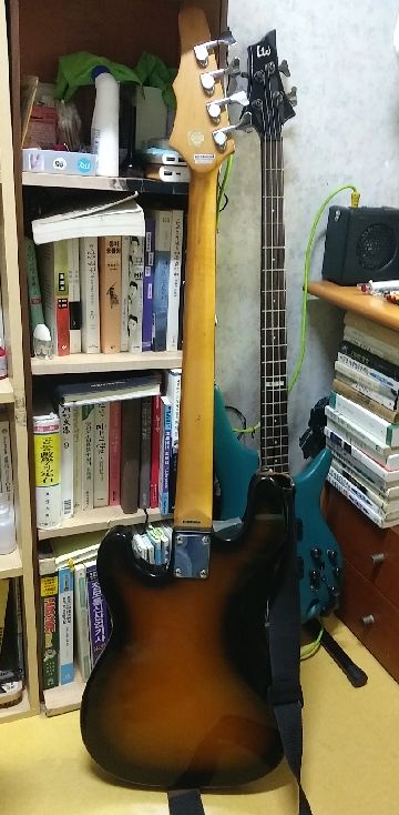 베이스기타 이미지