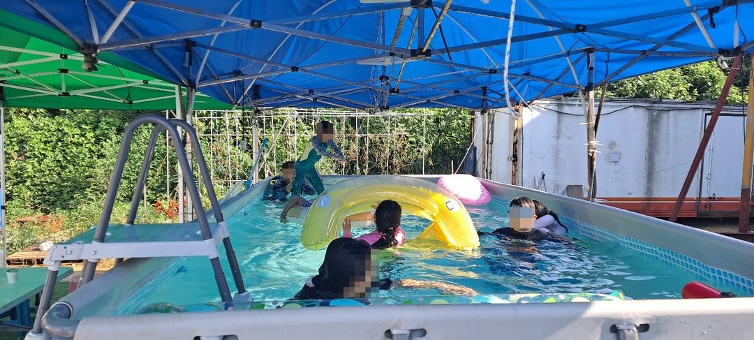 인텍스 XTR 26356KR 5.94M 풀셋 + 인조 잔디바닥 + 에어바운스 팜 이미지