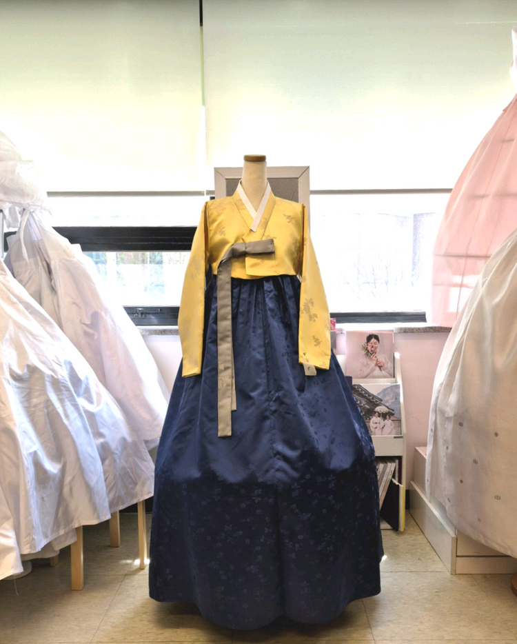 양단 여성 한복 66~77 이미지