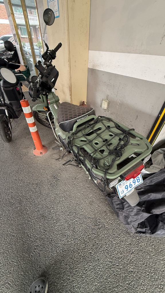 헌터커브(CT 125) 25년식 300키로대. 거의 새것! 이미지