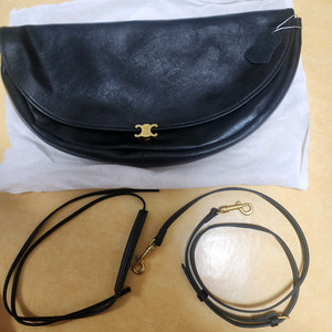 셀린느 하프문 신상 가격내림 이미지