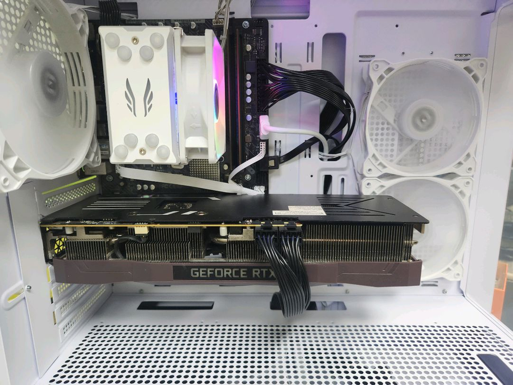 게이밍PC 판매 i5 12400F RTX 3070Ti 화이트 감성 케이스 신품급 이미지