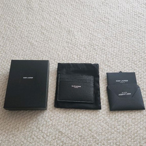 생로랑 그랑 드 뿌드르 엠보스드 레더 파리 카드 케이스 블랙 이미지