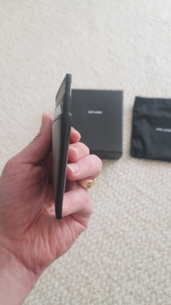 생로랑 그랑 드 뿌드르 엠보스드 레더 파리 카드 케이스 블랙 이미지