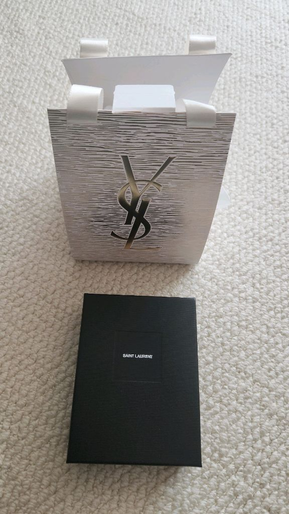 생로랑 그랑 드 뿌드르 엠보스드 레더 파리 카드 케이스 블랙 이미지