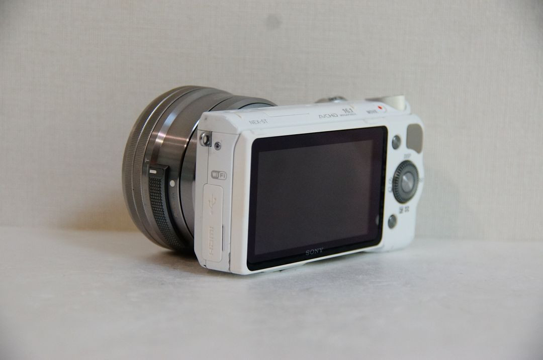 [소니] NEX-5T 화이트 미러리스카메라팝니다. 이미지