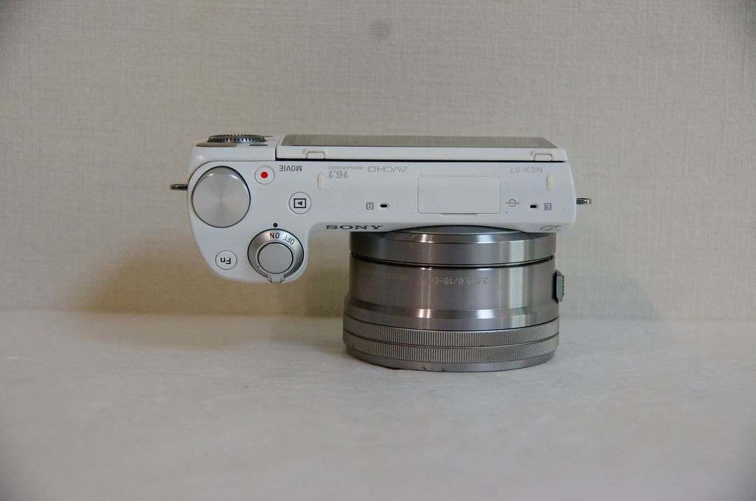[소니] NEX-5T 화이트 미러리스카메라팝니다. 이미지
