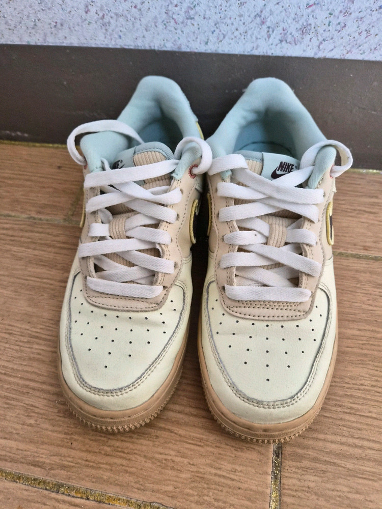 나이키 주니어 신발.235mm&230mm사이즈(택포) 이미지