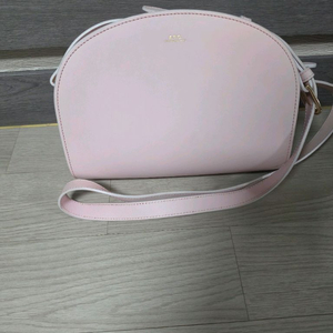 정품 A.P.C. 아페쎄 하프문 크로스백 핑크 이미지