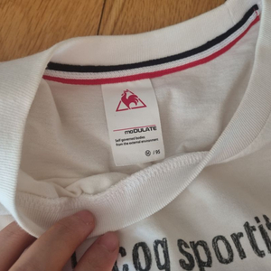 르꼬끄 스포르티브의 M 사이즈 반팔 티셔츠입니다 이미지