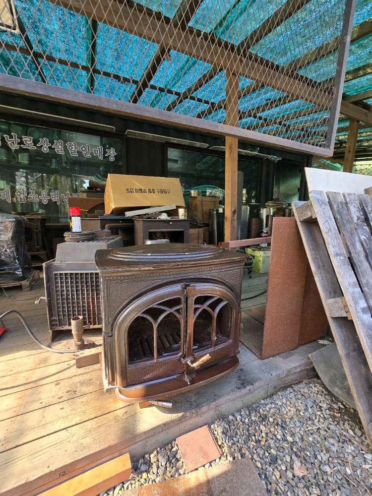 빈티지 주물 벽난로 이미지