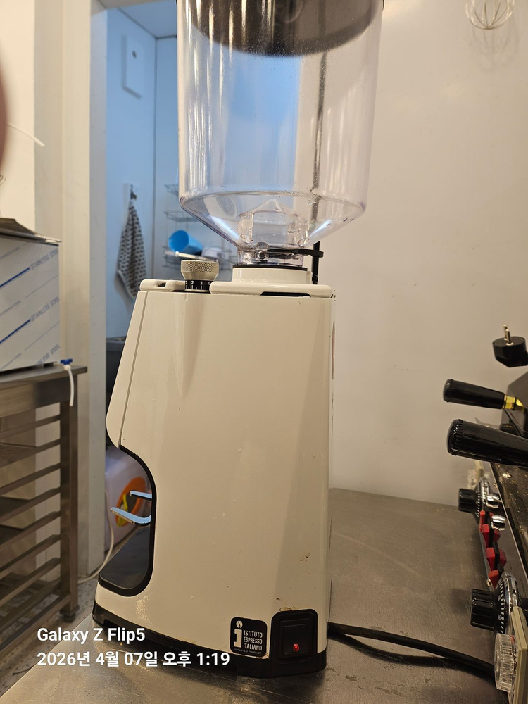 유레카 아톰 스페셜티 75 커피 그라인더 (Eureka Atom 75) 업소용 전자동 이미지