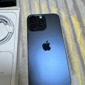 아이폰15프로맥스 블루티타늄512 미국판 팔아요 이미지