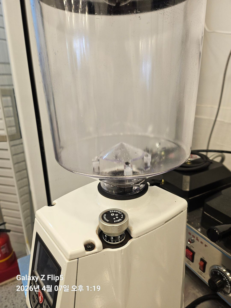 유레카 아톰 스페셜티 75 커피 그라인더 (Eureka Atom 75) 업소용 전자동 이미지