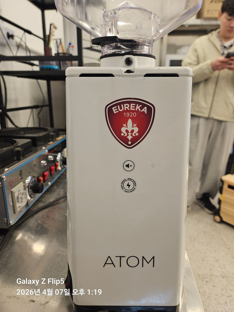 유레카 아톰 스페셜티 75 커피 그라인더 (Eureka Atom 75) 업소용 전자동 이미지