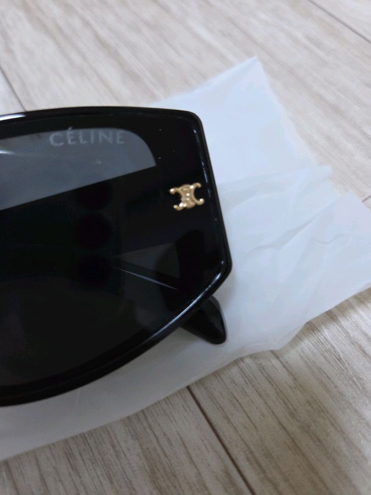 셀린느 트리옹프 선글라스 새상품(케이스 있음) 이미지