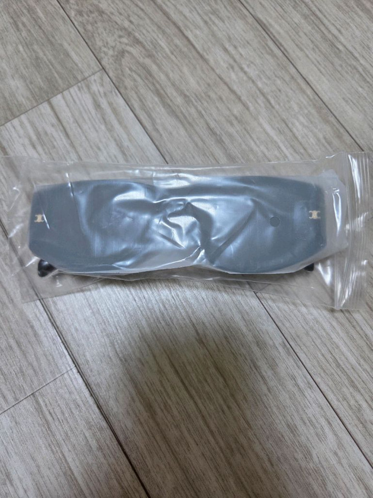 셀린느 트리옹프 선글라스 새상품(케이스 있음) 이미지