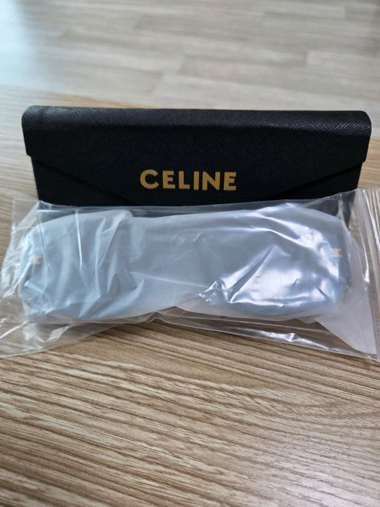 셀린느 트리옹프 선글라스 새상품(케이스 있음) 이미지