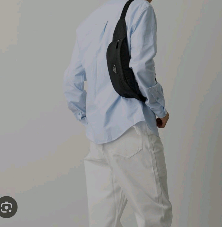 프라다 벨트백 힙색크로스백숄더백테수토호보백가방백팩구찌루이비통디올샤넬생로랑셀린느에르메스버버리로로피아나델보 이미지