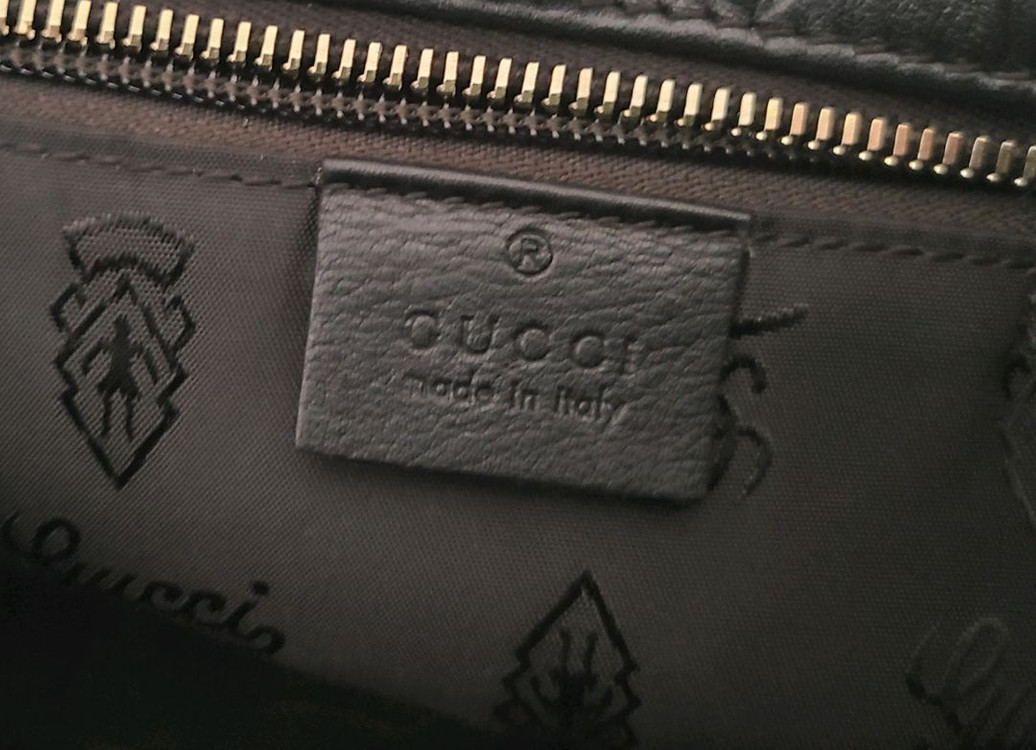 구찌 마이크로시마 숄더백 레더토트백쇼퍼백크로스백아바백팩버킷백루이비통디올셀린느프라다생로랑샤넬에르메스 이미지