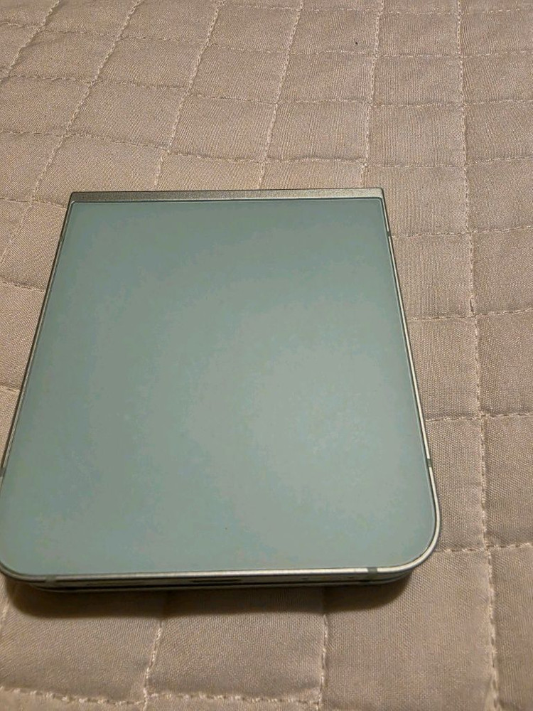 갤럭시 Z플립6 256GB+아라미드600D 이미지