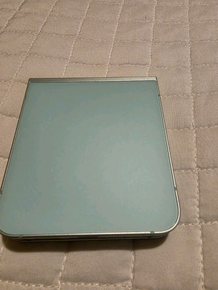 갤럭시 Z플립6 256GB+아라미드600D 이미지