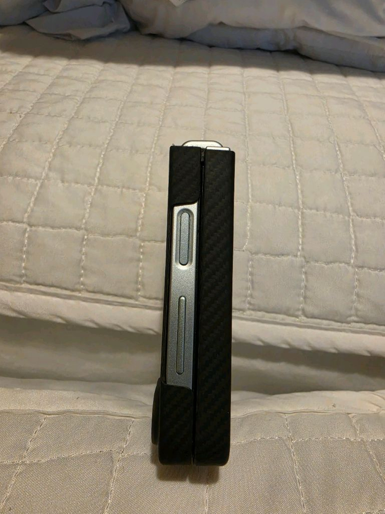 갤럭시 Z플립6 256GB+아라미드600D 이미지