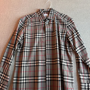 버버리 남성 체크 셔츠 판매 이미지