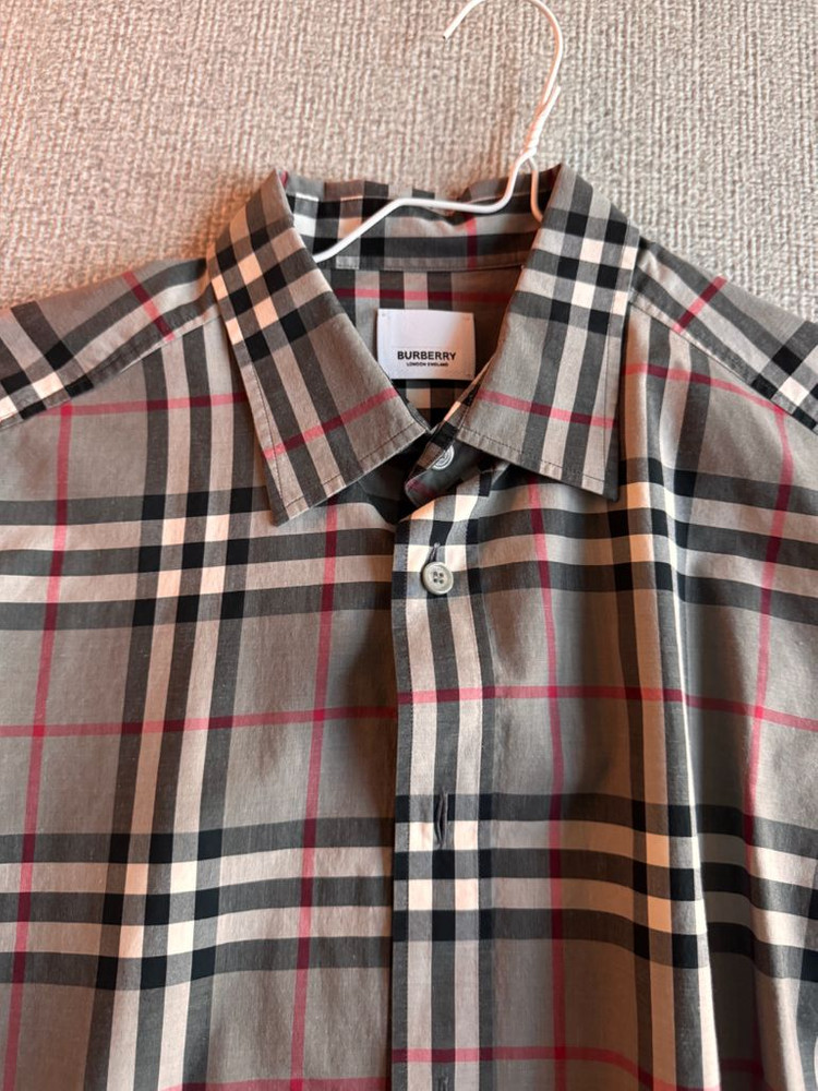 버버리 남성 체크 셔츠 판매 이미지