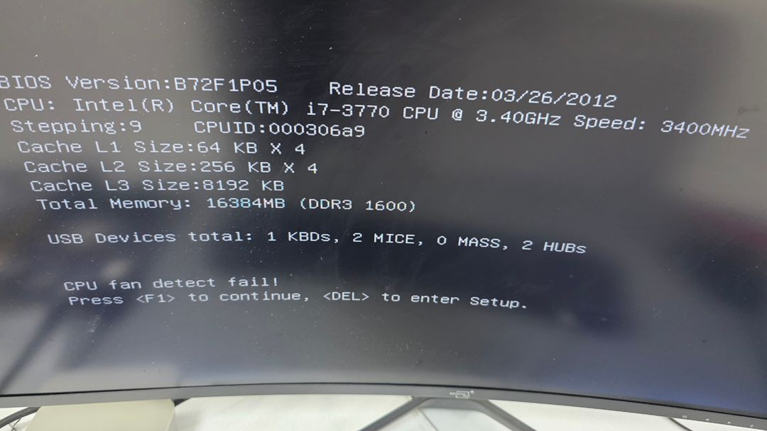 CPU: i7-3770 + MB: Foxconn H67M + RAM: DDR3 16GB 이미지