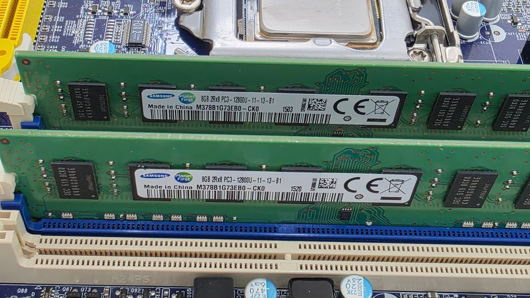 CPU: i7-3770 + MB: Foxconn H67M + RAM: DDR3 16GB 이미지