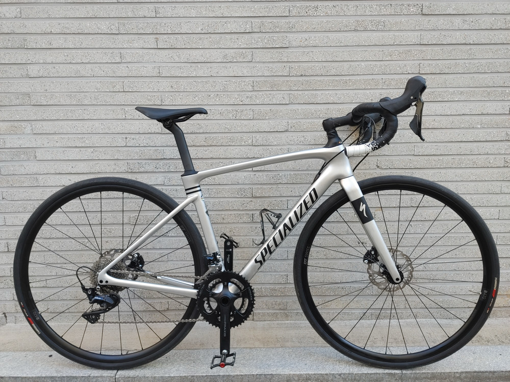 10회미만주행 21년 스페셜라이즈드 루베 스포츠 디스크 카본 로드자전거 52사이즈 팔아요. 이미지