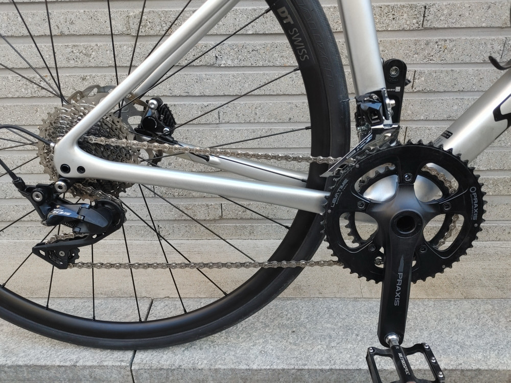 10회미만주행 21년 스페셜라이즈드 루베 스포츠 디스크 카본 로드자전거 52사이즈 팔아요. 이미지