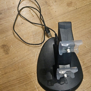 플스4(PS4) 듀얼쇼크 충전 거치대 이미지