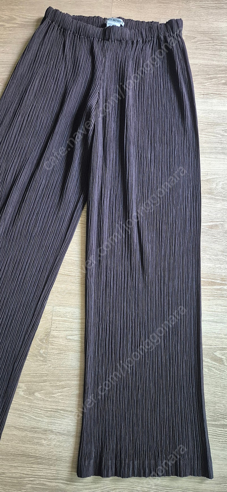 정품 이세이미야케 플리츠플리즈ISSEYMIYAKE 해칭플리츠 팬츠 이미지