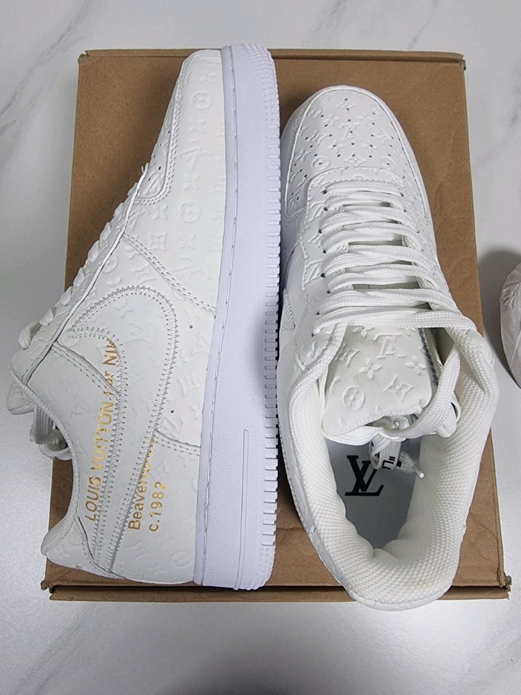 루이비통 나이키 에어포스1 로우 화이트 버질아블로.44 이미지