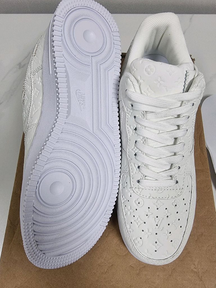 루이비통 나이키 에어포스1 로우 화이트 버질아블로.44 이미지