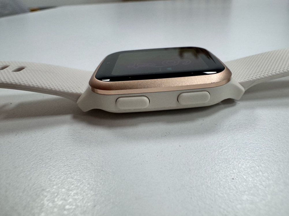 가민 베뉴 SQ2 뮤직 GPS 스마트워치 이미지