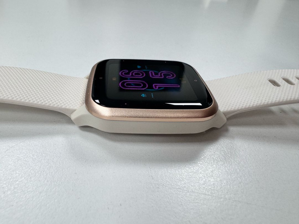 가민 베뉴 SQ2 뮤직 GPS 스마트워치 이미지