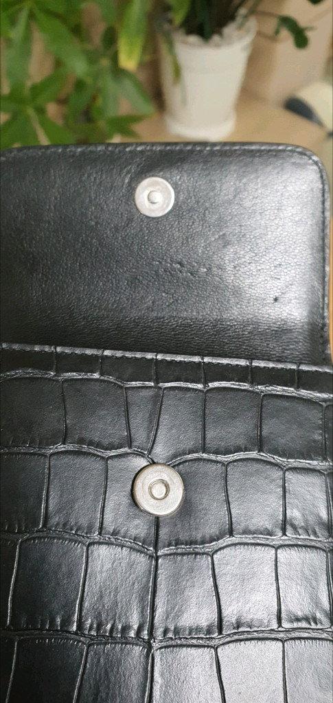 발렌시아가 폰홀더백/크로스백 정품S급(감정O)구찌프라다루이비통디올고야드샤넬셀린느보테가생로랑버버리가방 이미지