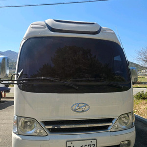 카운티 롱바디 5인승 캠핑카 이미지