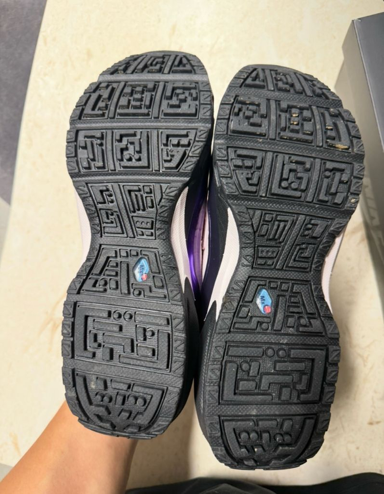 나이키 로퍼 에어맥스 페노메나 270 팝니다 이미지